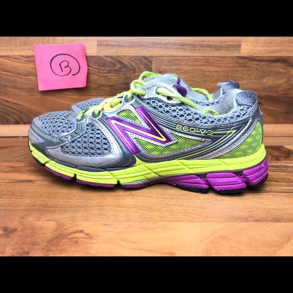 New Balance 860 V3 Womens Size 8.5